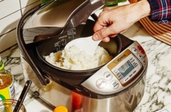 How to use zojirushi rice cooker?